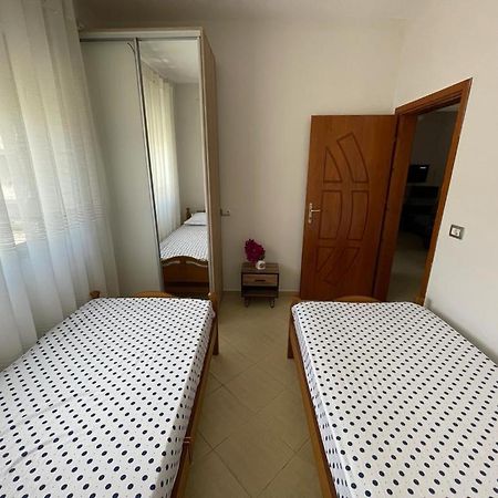 Near By The Sea Apartment Sarandë Exterior foto